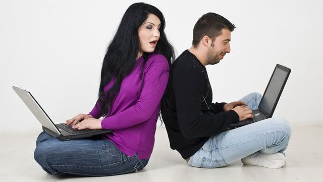E dovedit stiintific! Ne place sa verificam telefonul si laptopul partenerului