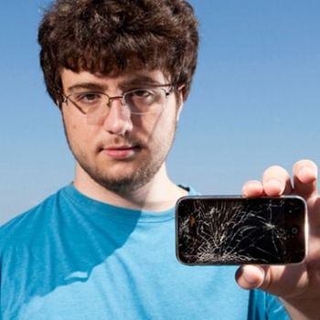 Un hacker te invata sa spargi un iPhone in 5 secunde