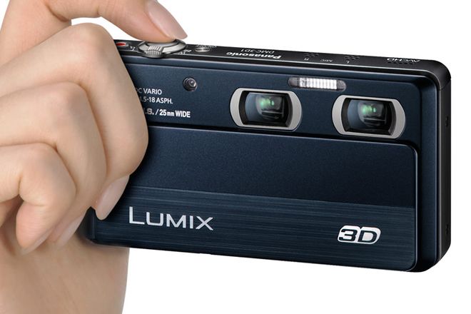 VIDEO Panasonic lanseaza LUMIX DMC-3D1, camera compacta 3D cu obiectiv dublu. Vezi caracteristicile