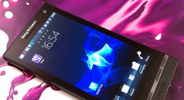 GALERIE FOTO Sony ar putea lansa in ianuarie un smartphone de 4,3 inch cu procesor quad-core si camera de 12 megapixeli