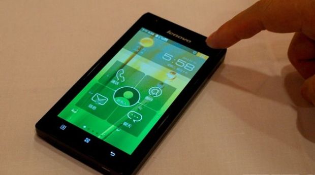 VIDEO Primul INTEL PHONE cu procesor Atom de 1,6 GHz si display de 4,5 inch
