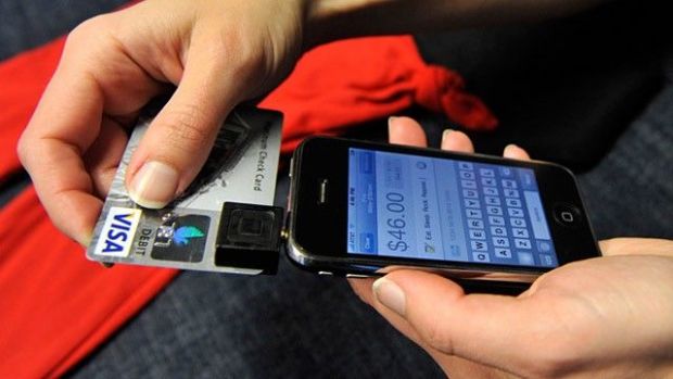 Platile prin SMS sunt la moda. Cum inlocuieste telefonul, portofelul romanilor