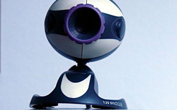 iLikeIT. Cum sa ne aparam locuinta cu un sistem de supraveghere wireless, accesibil online