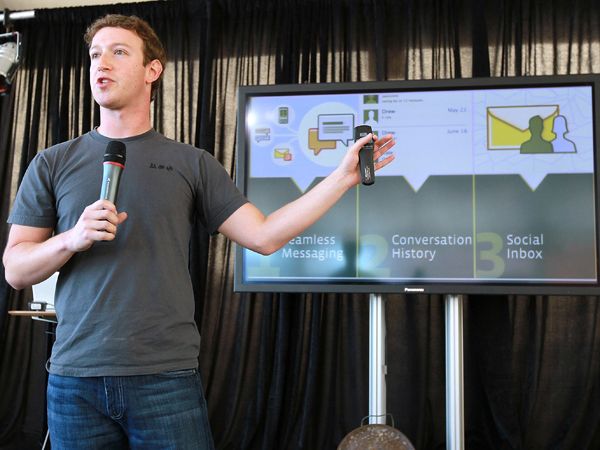 Facebook ti-a schimbat adresa de email. Decizia, luata pe ascuns, afecteaza 900 milioane de oameni
