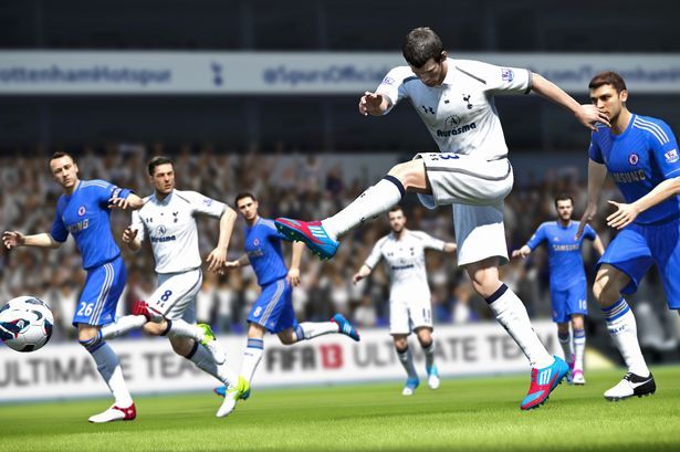 Chiar ca e ca pe stadion! Ce le poti face arbitrilor in noul FIFA 13