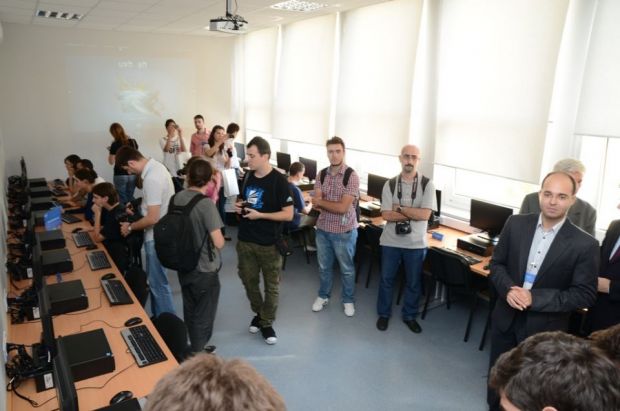 Laborator de cercetare Open Source, creat in Politehnica de Intel