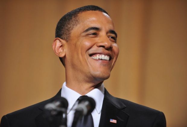 Cei mai puternici oameni ai lumii isi trimit mesaje pe Facebook si Twitter. Ce mesaj istoric a trimis Obama