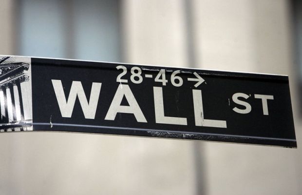 De ce au fost interzise Facebook, Twitter si Youtube pe Wall Street