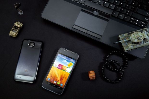 ZTE Grand Era, cel mai subtire telefon quad-core din lume
