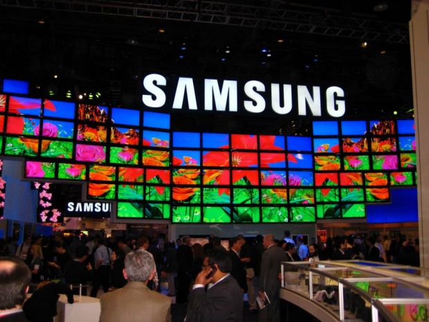 George Buhnici, la CES 2013: Camera foto 3D si primul televizor curbat din lume