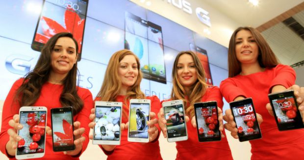 SUPER FOTO: Asa arata toata armata Android de la MWC 2013: Care a fost cel mai spectaculos model prezentat?