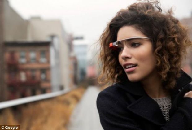 Google Glass i-ar putea pune la cheltuiala pe utilizatorii de date
