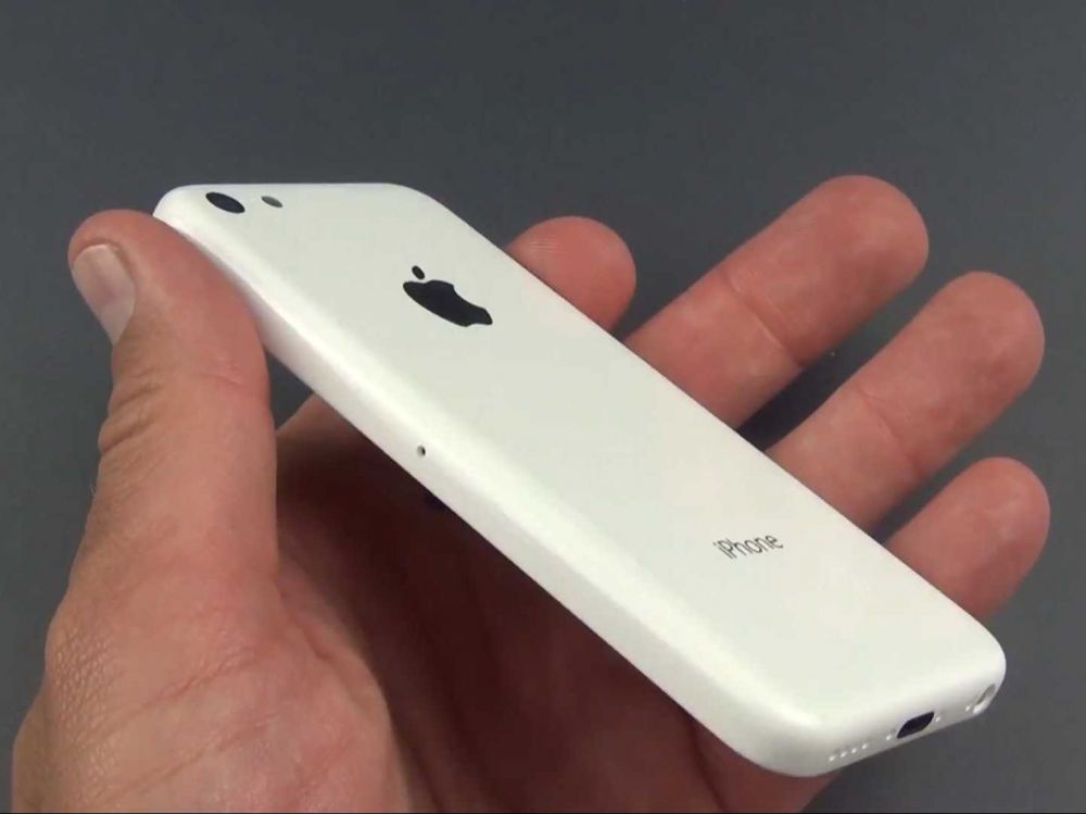 Apple a cerut unui furnizor din China sa livreze doua modele iPhone din septembrie