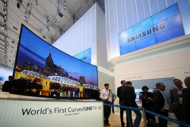 Samsung prezinta la IFA primul televizor Ultra HD curbat din lume