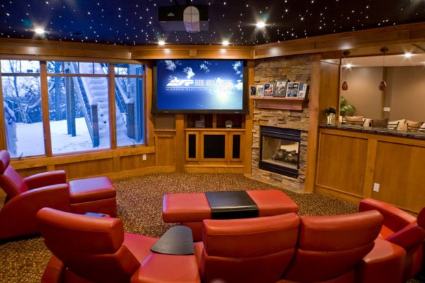 Black Friday 2013. Sisteme home cinema ieftinite in vinerea neagra