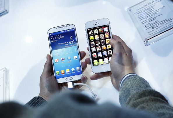 iPhone 5s sau Galaxy S4? Care a fost gadgetul cel mai cautat pe Internet, in 2013, in Romania