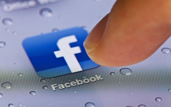Taxa pe Facebook si pe YouTube. Utilizatorii site-urilor ar putea fi pusi sa plateasca
