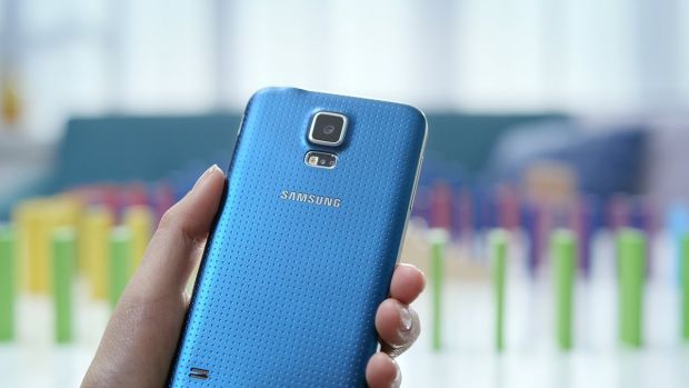 iLikeIT. Hands-on VIDEO review cu cel mai asteptat telefon Android al momentului: Samsung Galaxy S5