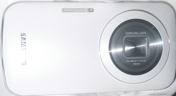 Samsung Galaxy S5 Zoom se va numi K Zoom. O fotografie a aparut pe Internet
