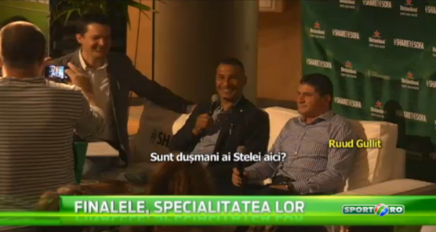 Povestea unei seri ireale! Au iesit sa vada meciul la o bere si s-au trezit la masa cu Gullit, Iovan si Dan Petrescu! VIDEO