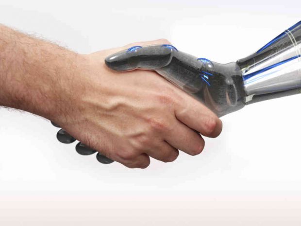 Calculatoarele, aproape la fel de inteligente ca noi. Un soft a trecut in premiera Testul Turing