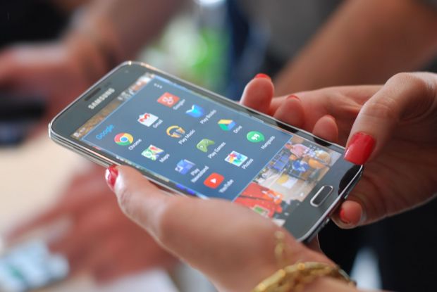 Samsung da la o parte Androidul? Ce sistem de operare testeaza compania pe un Galaxy S5