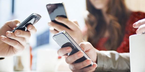 Cei mai multi utilizatori de smartphone-uri NU descarca aplicatii