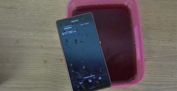 Ce se intampla cand pui un telefon in cola. In rolul principal: Sony Xperia Z3