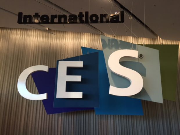 CES 2015, locul in care SF-ul a devenit realitate! Cum arata ghetele din “Inapoi in viitor”, sau castile inspirate din Iron Man