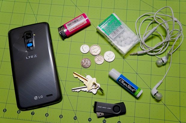LG G Flex 2 isi repara singur carcasa in timp record! Super demonstratie VIDEO