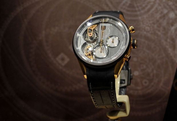 Celebrul producator de ceasuri din Elvetia, Tag Heuer, se aliaza cu Google si Intel pentru lansarea unui smartwatch