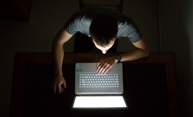 A castigat 1.000 de concursuri online in doar cateva luni! E incredibil ce a reusit sa faca acest barbat