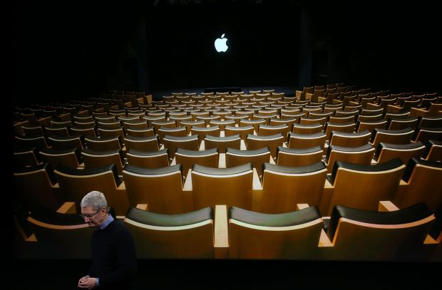 Cazul FBI vs. Apple a luat sfarsit. Anchetatorii au accesat datele de pe iPhone-ul unui terorist