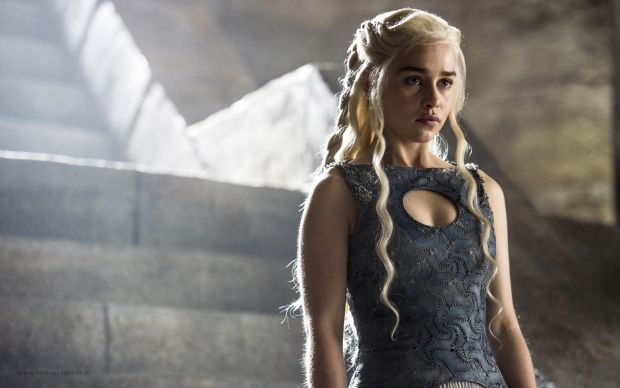 Fanii au intrat imediat pe net dupa scena din ultimul episod din Game of Thrones! Ce a spus Emilia Clarke despre acest moment controversat