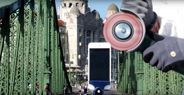 Cum sa transformi un iPhone 6s in iPhone 7 in 10 pasi :) Clipul amuzant aparut pe net