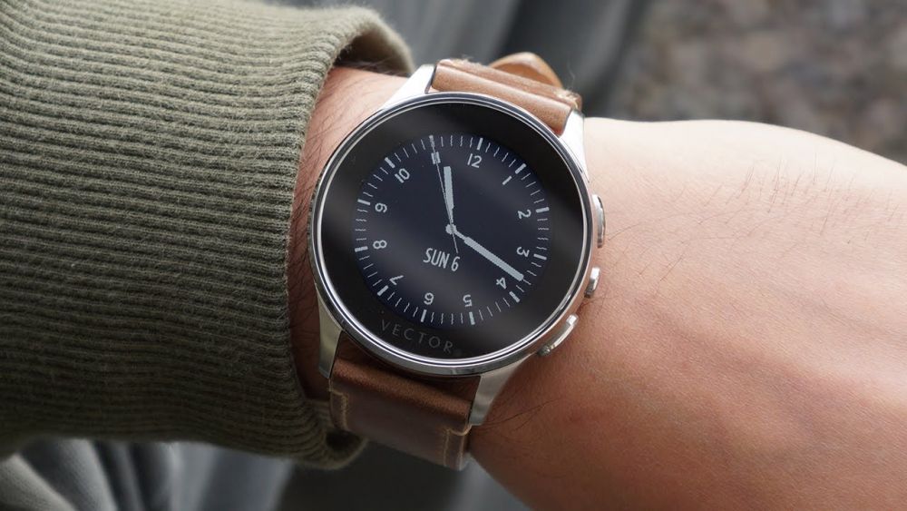 Vector, brandul de ceasuri inteligente lansat in Romania, cumparat de Fitbit, cea mai mare companie din domeniu