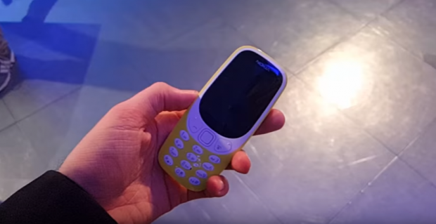 Cat de rezistent este noul Nokia 3310? Iata ce se intampla cand e scapat din mana