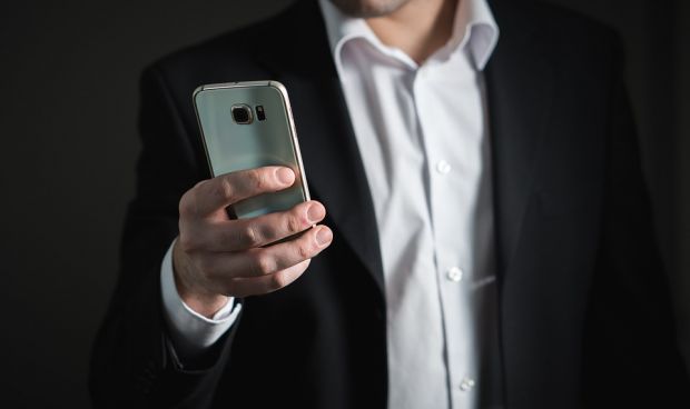 Facebook anunta WhatsApp Business! Ce poate face noua aplicatie