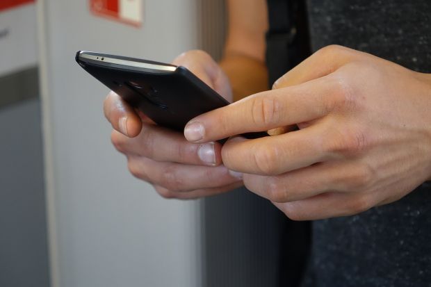 Hackerii te pot spiona prin intermediul WhatsApp! Toti utilizatorii sunt vulnerabili