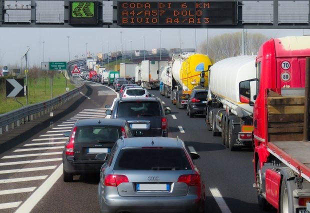 Autostrăzile digitale, inovația care ne poate scăpa de coșmarul ambuteiajelor