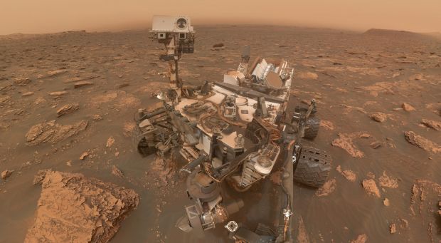Descoperirea neașteptată făcută de robotul Curiosity pe cel mai misterios munte de pe Marte