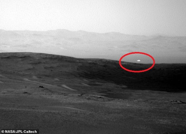 O lumină misterioasă, fotografiată de roverul Curiosity pe Marte. Ce declară NASA