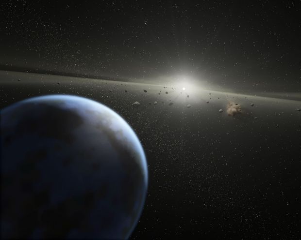 Un asteroid de trei ori mai mare ca un teren de fotbal se apropie de Pământ