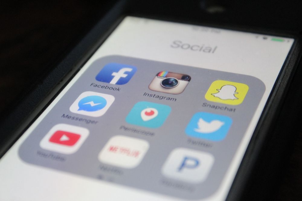 Interviu Yoda.ro. Cum ne protejăm datele personale atunci când folosim aplicații precum FaceApp, Facebook si Instagram