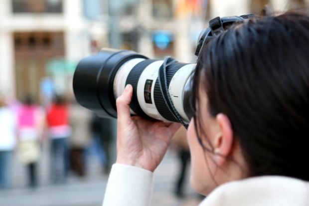 5 DSLR-uri potrivite pentru fotografii începători
