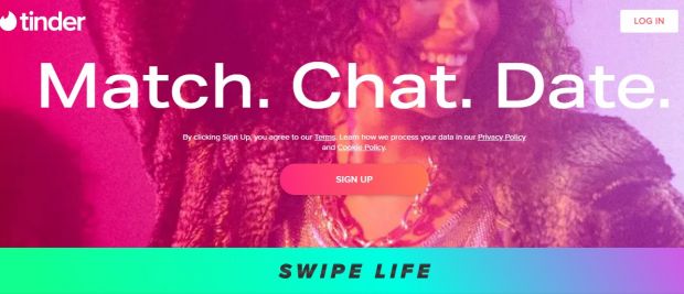 Fraudă pe Tinder! Cum sunt păcăliți utilizatorii acestei aplicații de dating