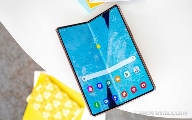 Samsung pregătește nu unul, ci trei telefoane pliabile pentru 2021. Cum vor arăta