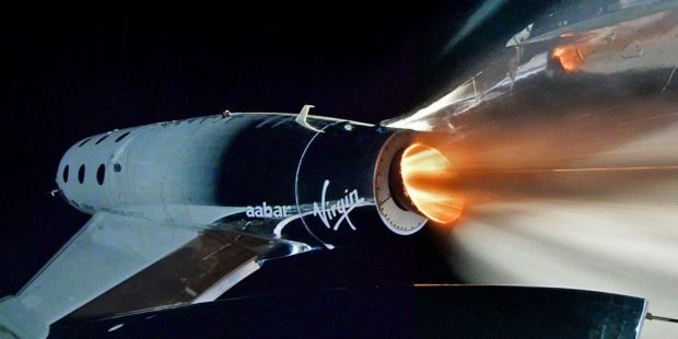 Vedetele care vor să călătorească în spațiu. Cine și-a rezervat bilete pentru viitoarele curse Virgin Galactic
