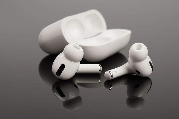 Apple vrea să obțină patentul pentru modul Automatic Transparency pe AirPods Pro