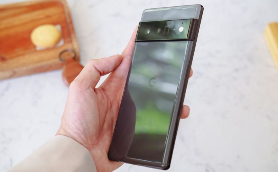 Seria Pixel 6 primește o actualizare ce rezolvă o problemă gravă a telefoanelor